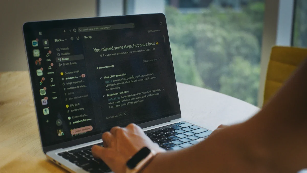 Slack 与 Claude 组织知识案例原始产品使用画面